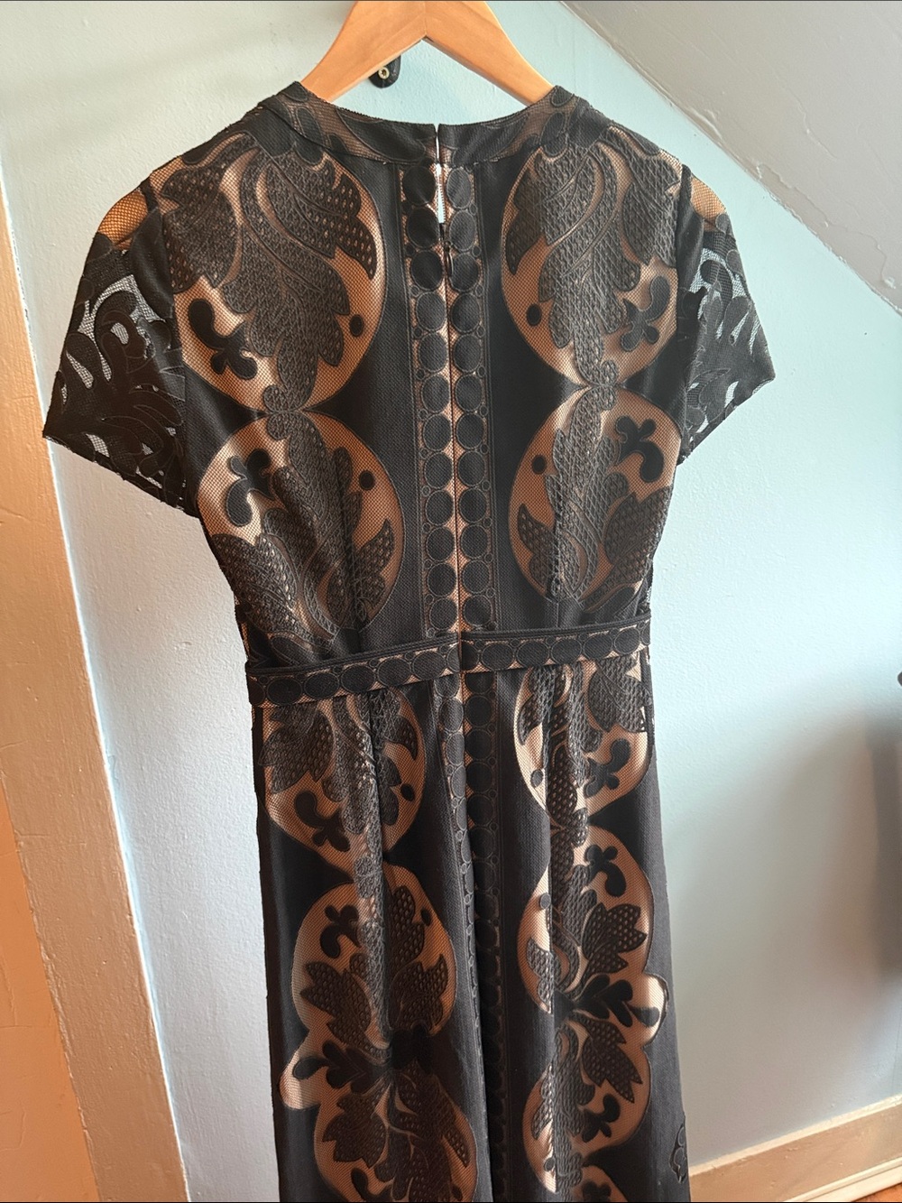BCBG Max Azria Black Cailean Lace Floor Length Gown size 0 - Picture 4 of 11
